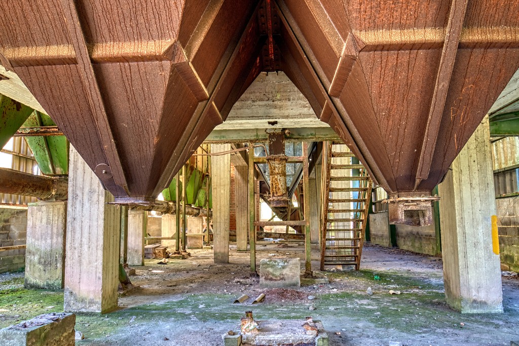 limestone factory hdr urbex belgie trash abandoned luik decay verlaten kalkoven kalksteengroeve ampsin museum